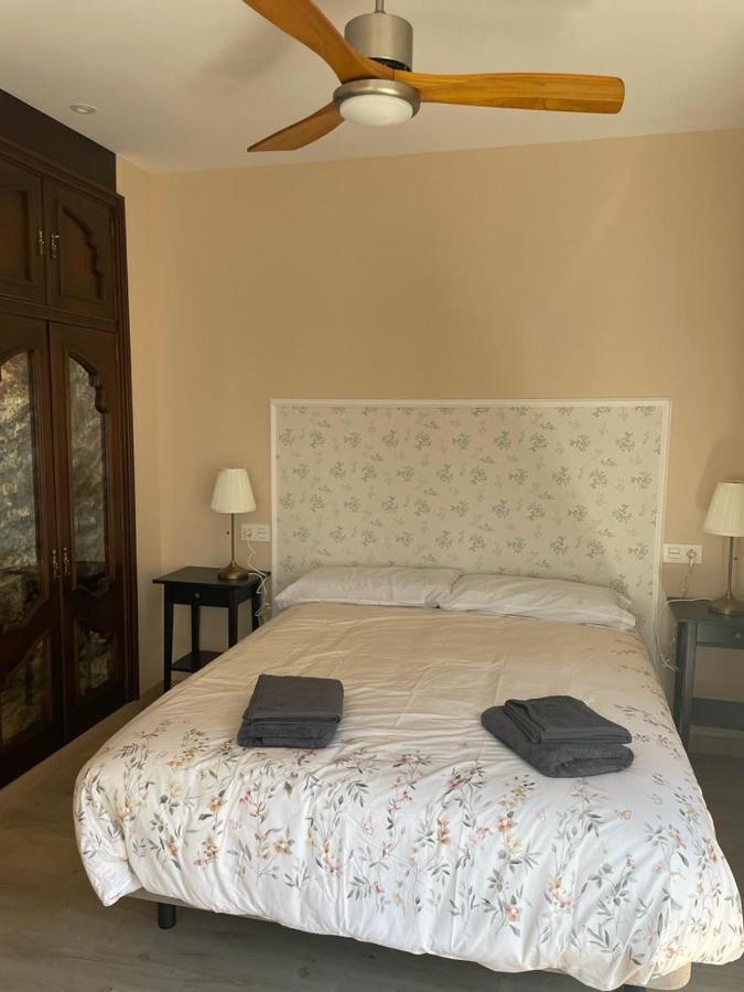 Apartamentos Gyc Vistas A Santo Domingo León Exteriör bild